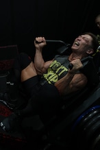 Dont_skip_leg_day_T-shirt_BLACK/YELLOW