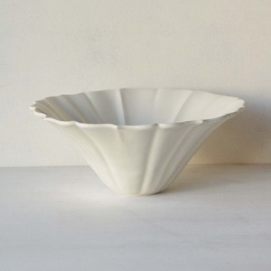 宮田竜司 白磁 稜花鉢（26-047）