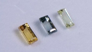 YouTube174-4 サファイア3石BOX