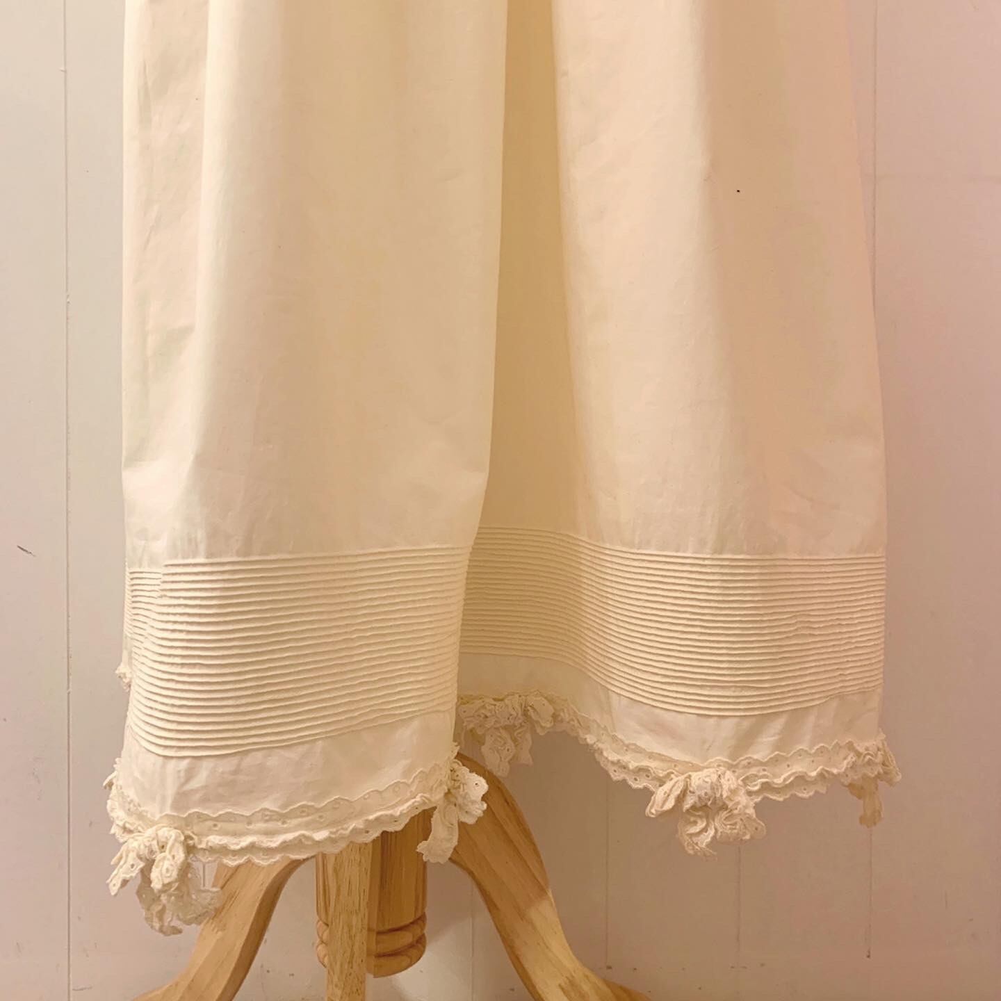 KANEKO ISAO / cream cotton lace sleeve less one-piece