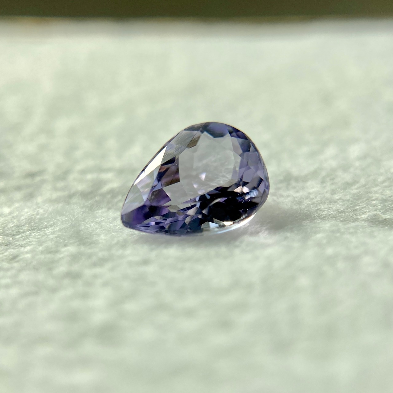ゾイサイト 1.120ct 淡紫色 簡易ソーティング付き