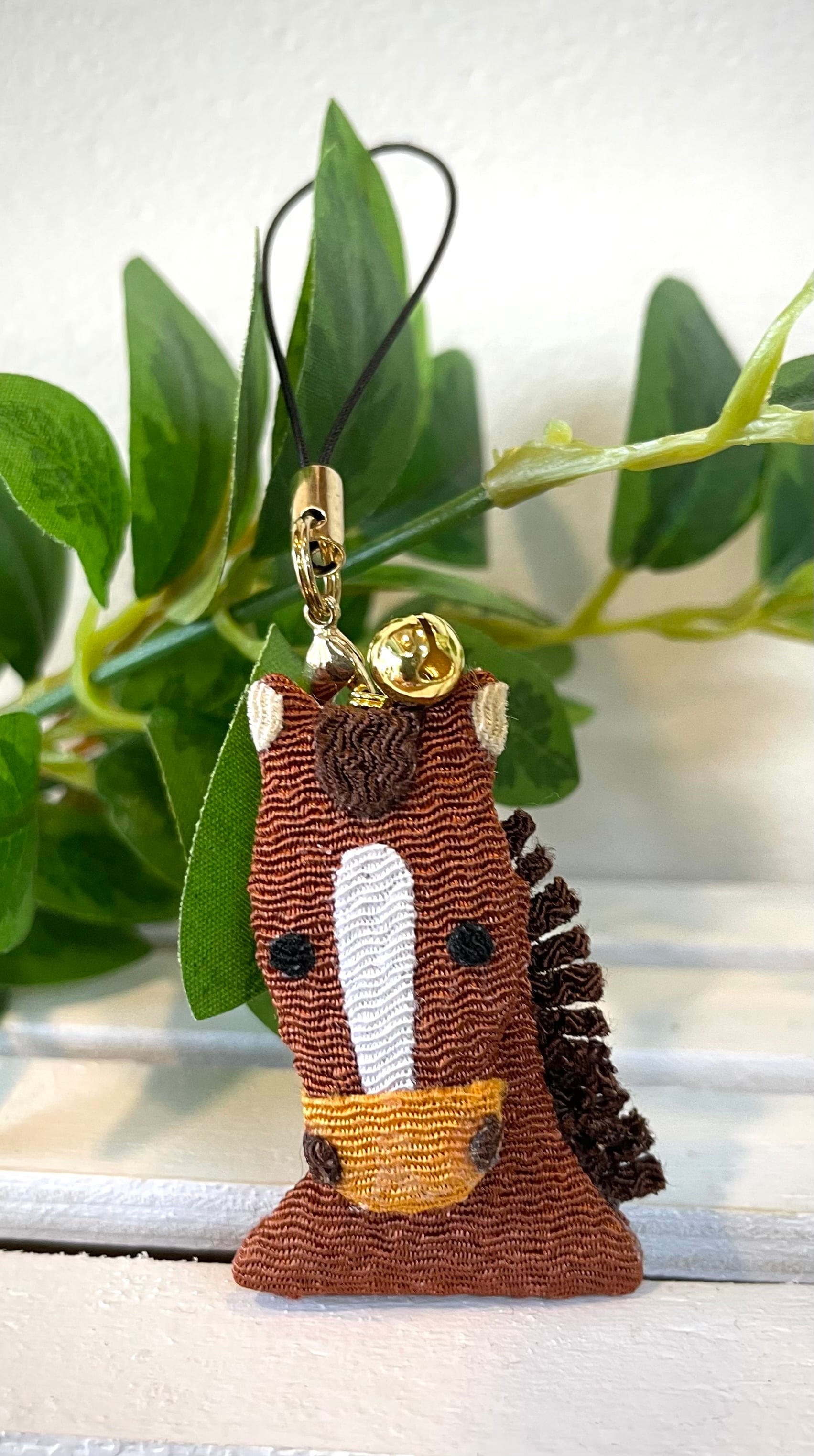 ちりめん馬根付ストラップ