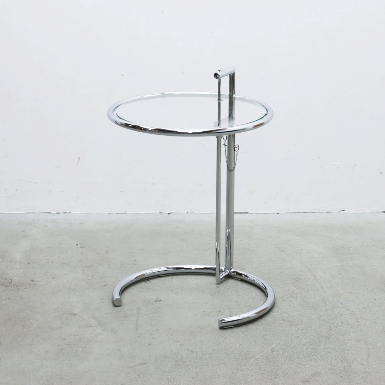 Eileen Gray アイリーン・グレイ アジャスタブル サイドテーブル リプロダクト ラウンド ガラス モダン PHT05025