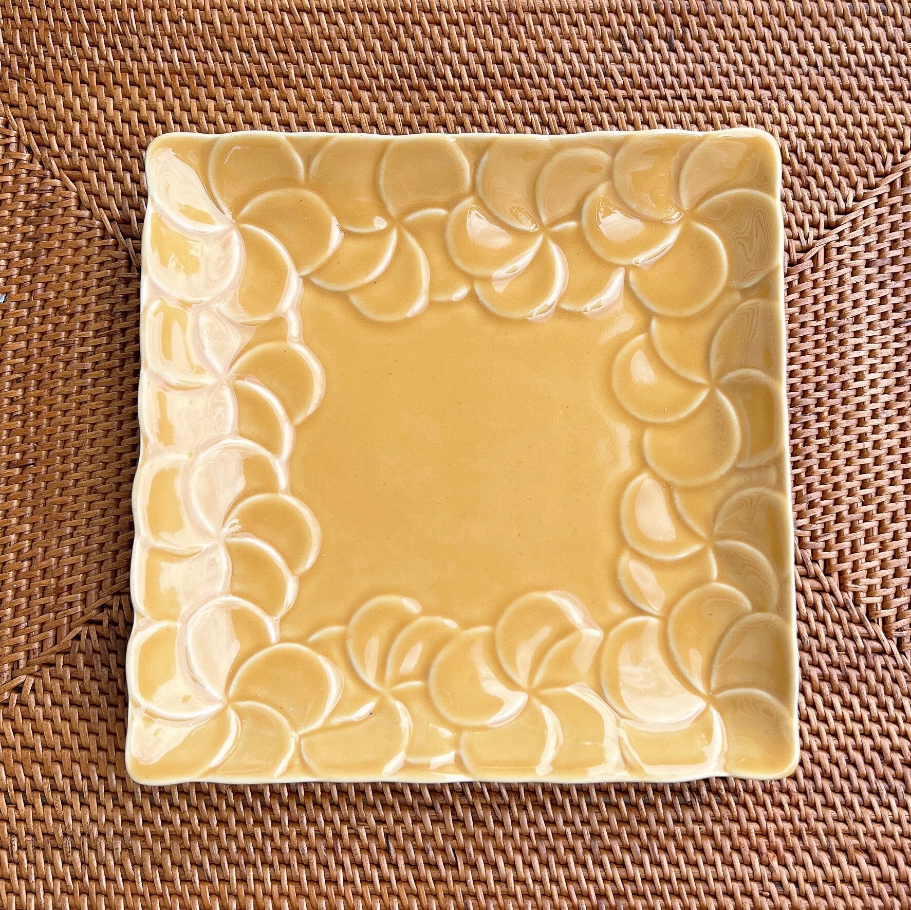 ジェンガラケラミック スクエアプレート フランジパニ グリーン 3枚