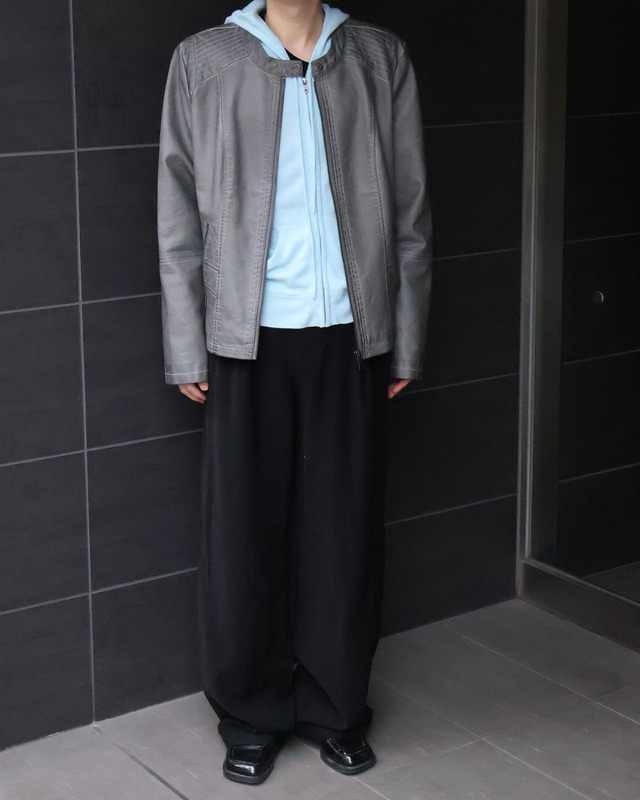 drape pocket detail tuck pants