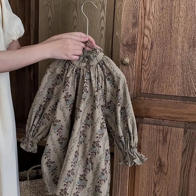 【取寄】ヴィンテージ風フリルネック花柄ワンピース