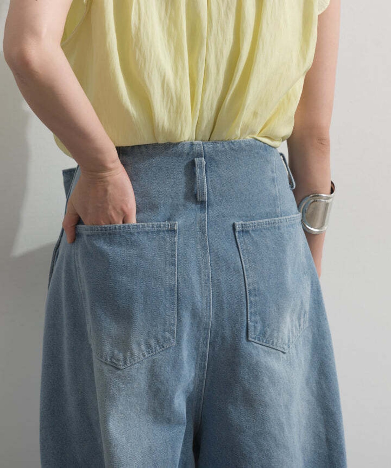 b421 ハイウエストベルトループデザインデニムパンツ blue