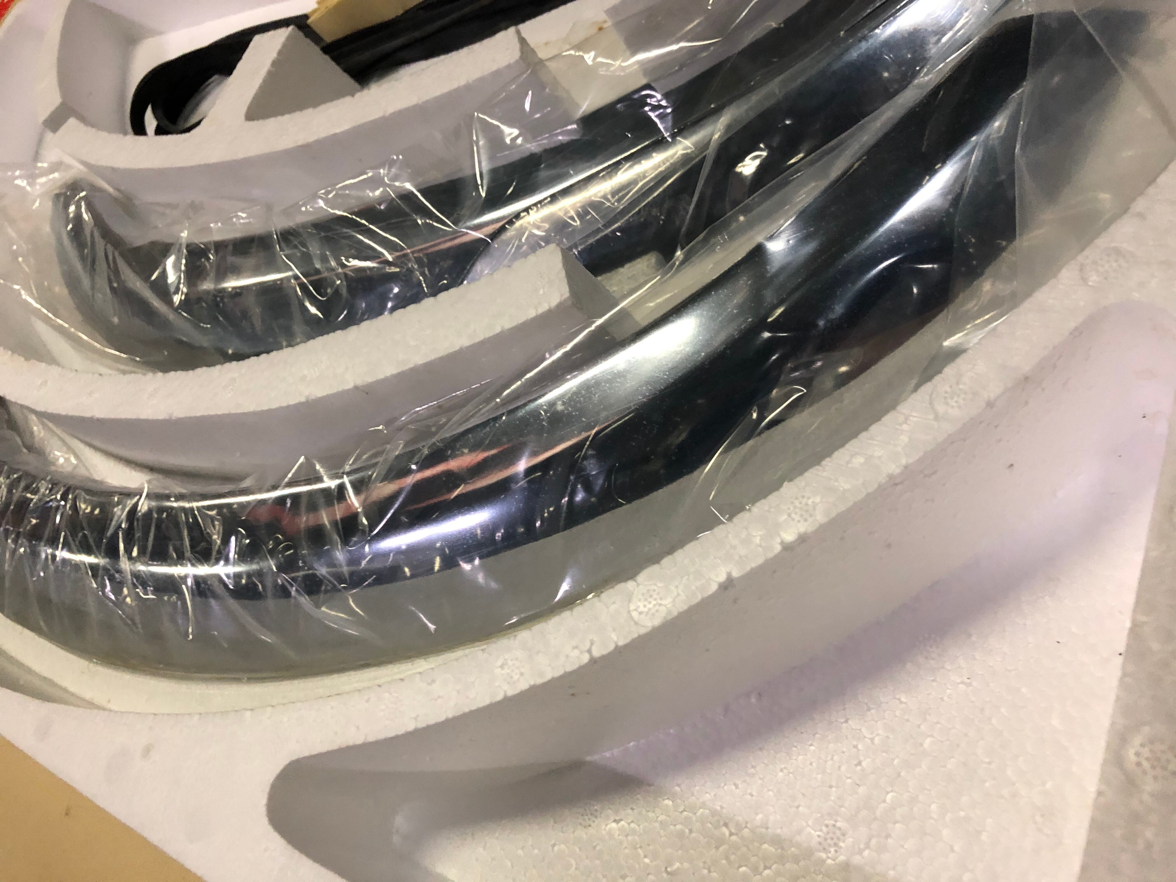 メッキ フェンダー トリム R31 スカイライン 用 新品 デッドストック 当時物”メッキ フェンダートリム [スカイライン R-31] オーバー