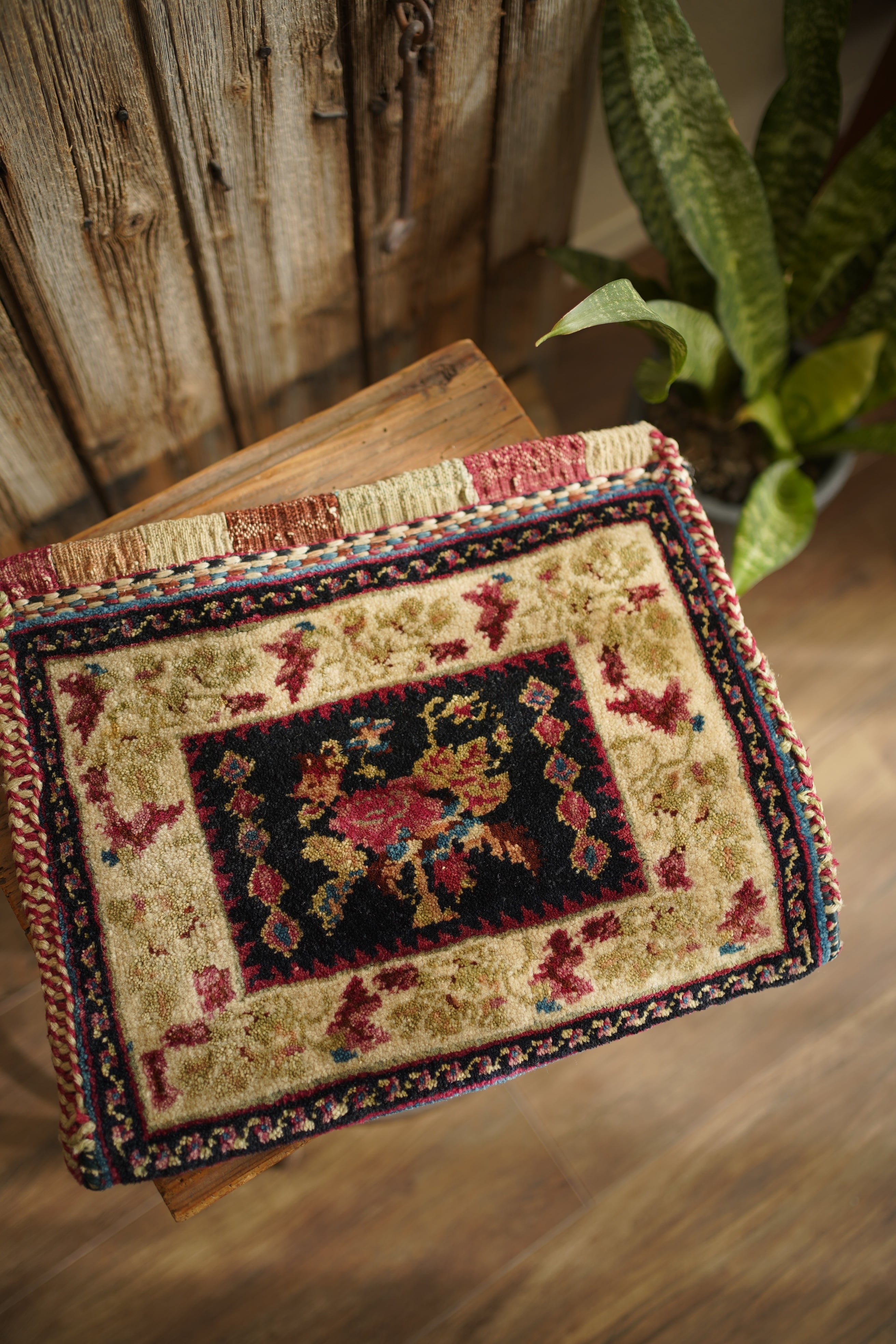 Small Size | ヴィンテージラグ専門店 TIME RUG （ペルシャ絨毯