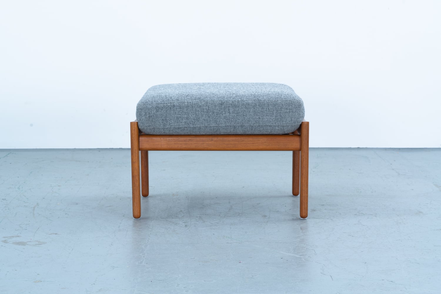 as it is】 Hans J Wegner | GE290S Ottoman | kaikki gallery | 北欧
