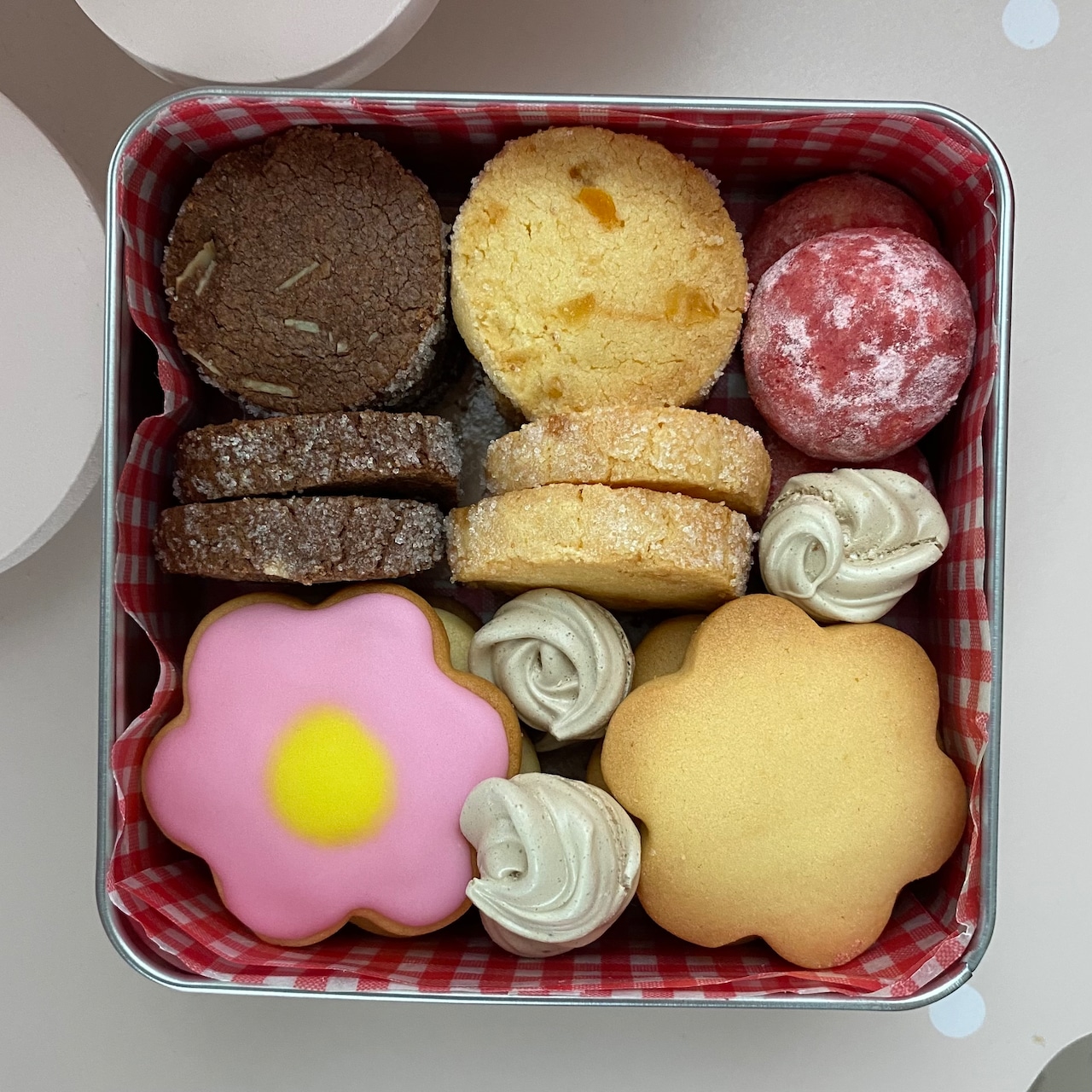 クッキー缶 | Angry Bakery