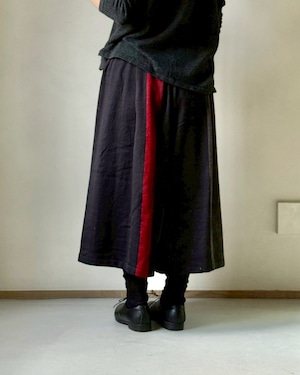 21）ワイドパンツ ショート ウールミックス BK/RD  玉木新雌 tamaki niime