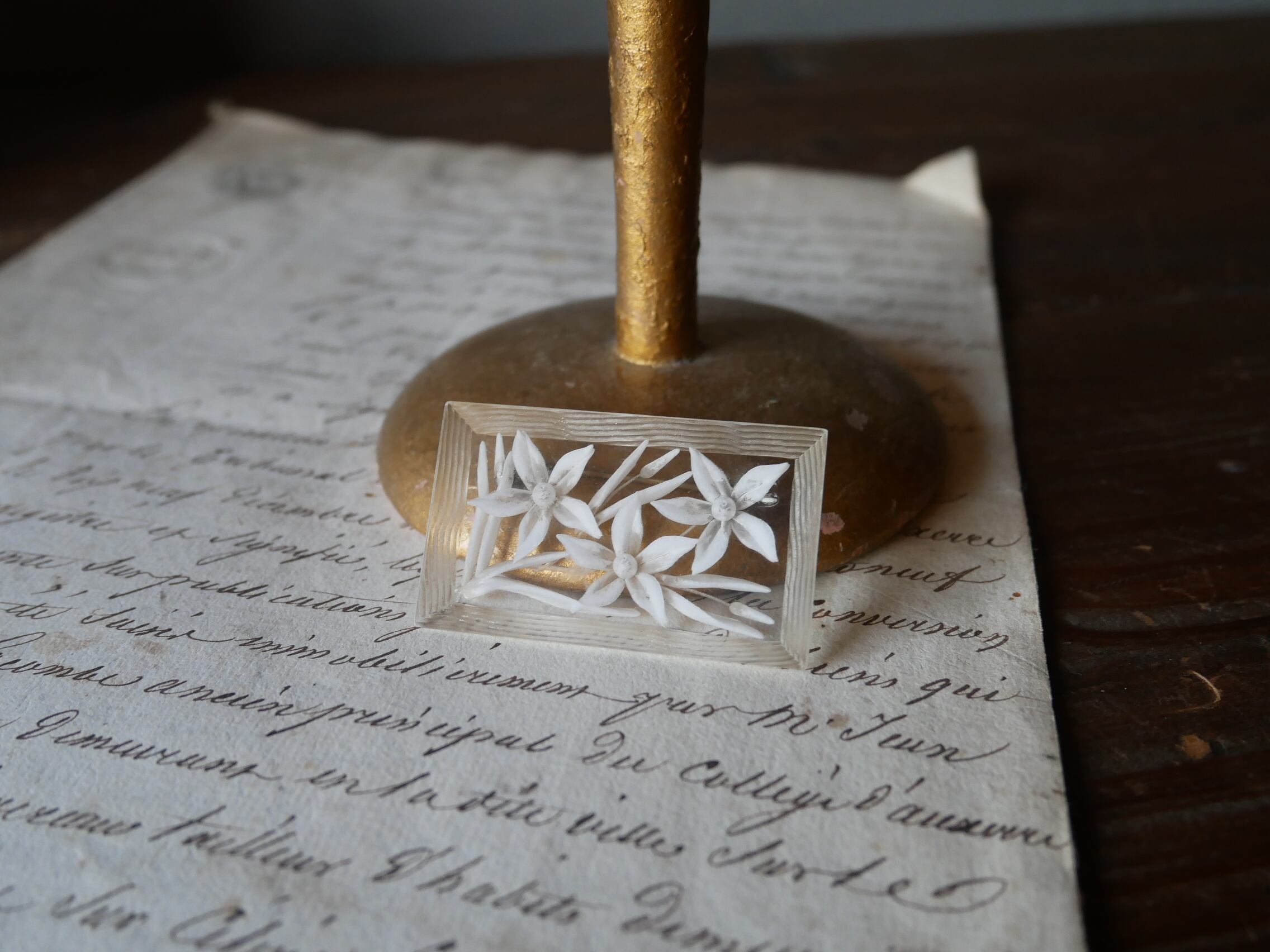 フランスアンティーク ルーサイト お花のブローチ