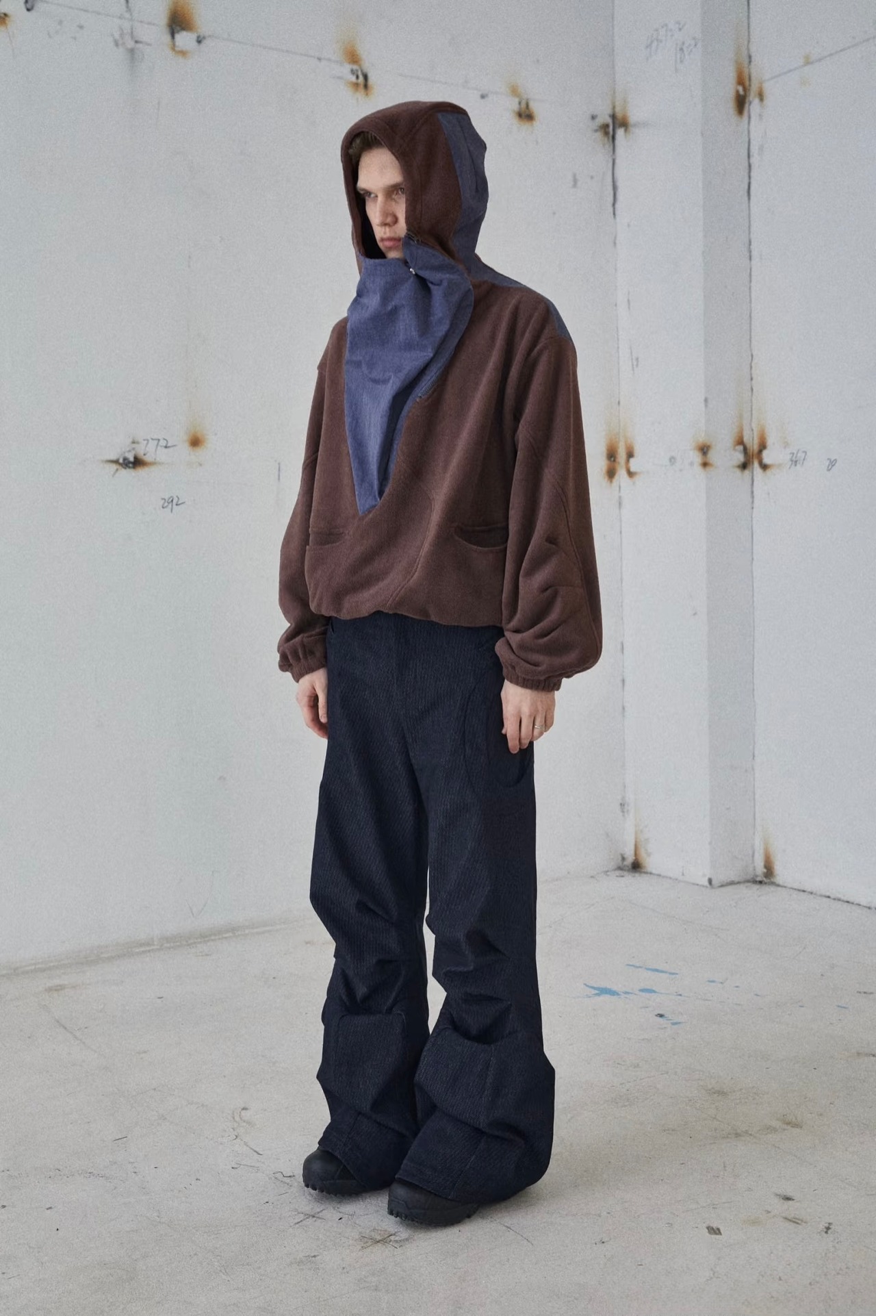 54A0 Rock Cave Flare Pants