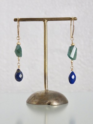 グランディディエライトとラピスラズリのピアス