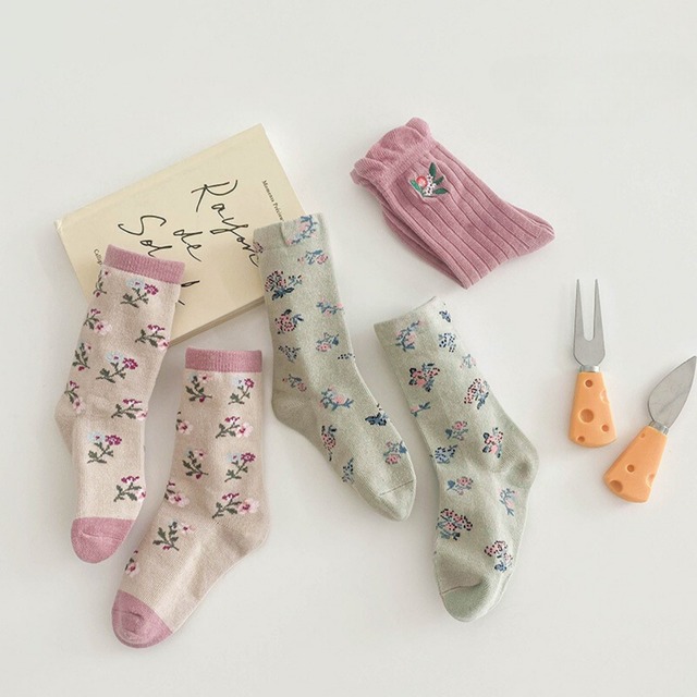 【即納】 花柄のくすみカラー靴下 3足セット