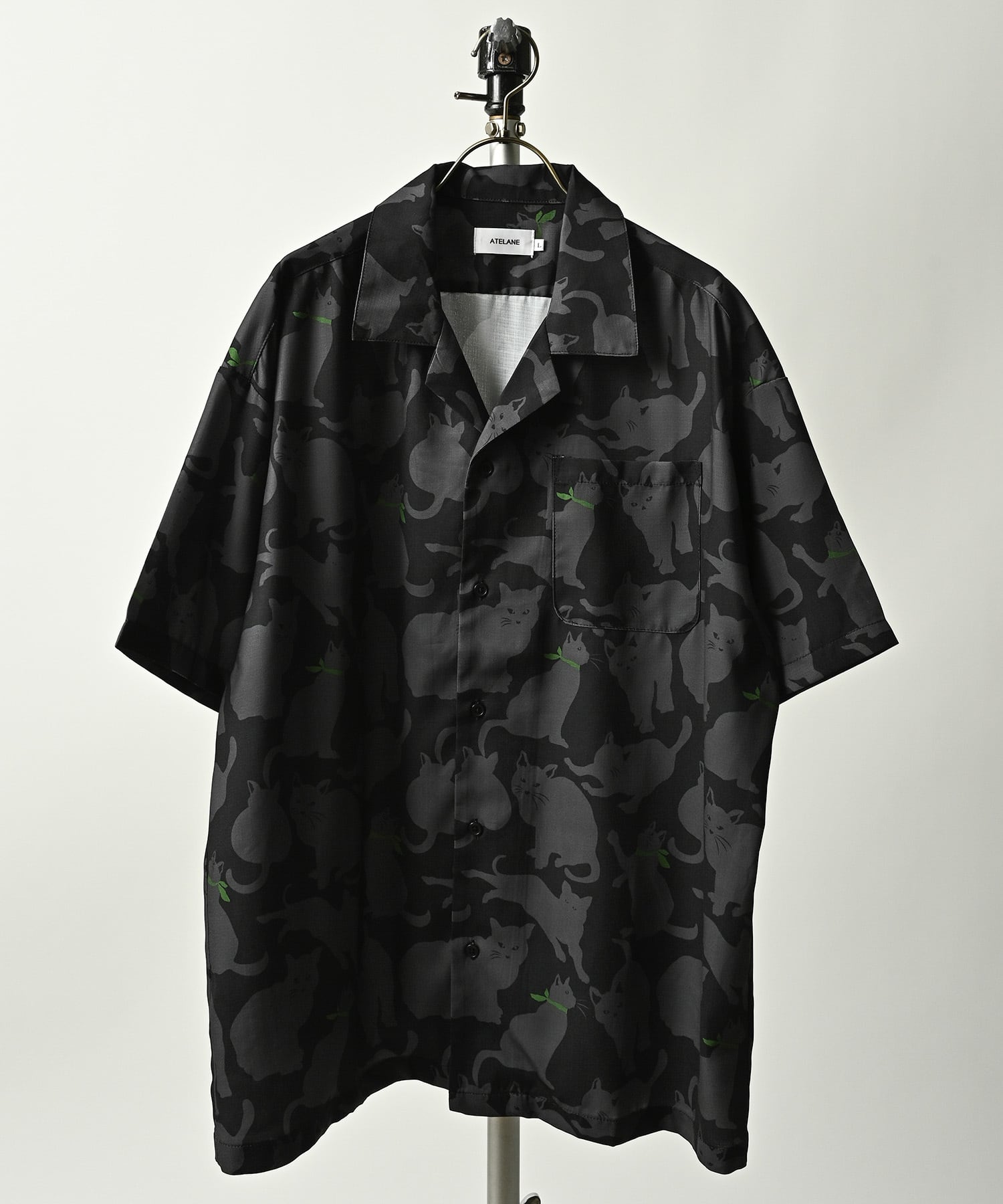 ATELANE Cat print short-sleeved open shirt (BLK) 26A-15023