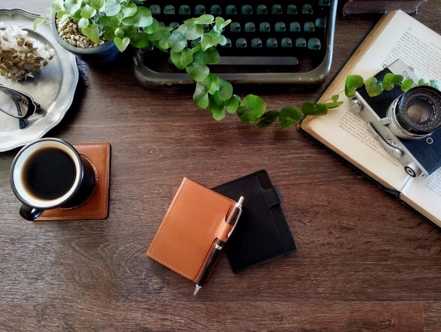 ロディアNo.11対応/横開きタイプの本革メモ帳カバー(ペンホルダー付き