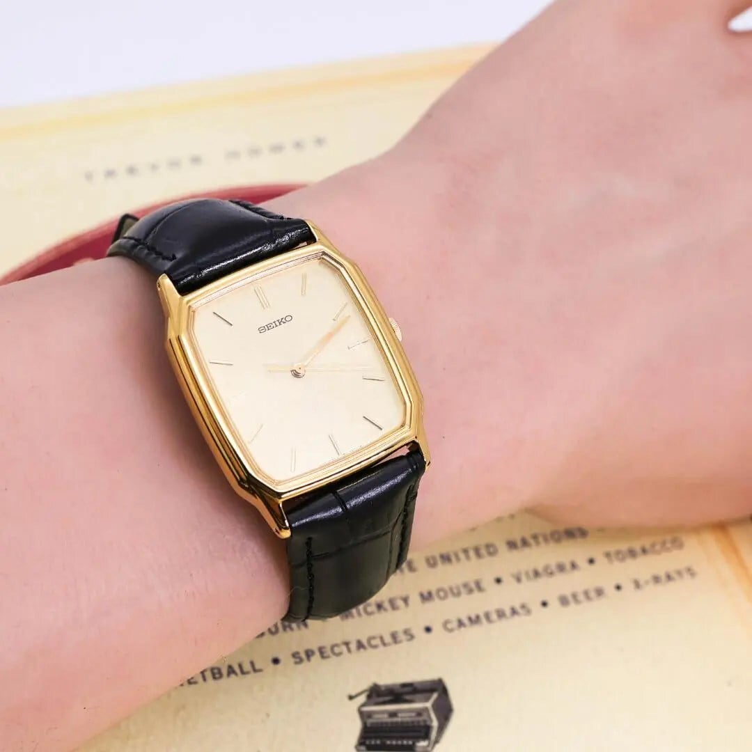 ◇美品 稼働 SEIKO 腕時計 スクエア レザー 新品電池 m | Like a ◇美品 稼働 SEIKO 腕時計 スクエア レザー 新品電池 m | Like a