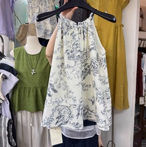 レディース トップス キャミソール インナー 袖なし ラウンドネック フレア リボン かわいい 大人可愛い カジュアル おしゃれ レトロ アジアン エスニック エキゾチック ガーリー 存在感 ラブリー キュート カントリー ナチュラル 花柄 フラワー 春 夏 デート お出かけ イベント リゾート 旅行 海 ビーチ 女子会 休日 バカンス ショッピング カフェ プチプラ 普段使い 着回し モテ インスタ映え フリーサイズ ワンサイズ カラバリ 黒 ブラック ブルー レッド ベーシックカラー 春カラー