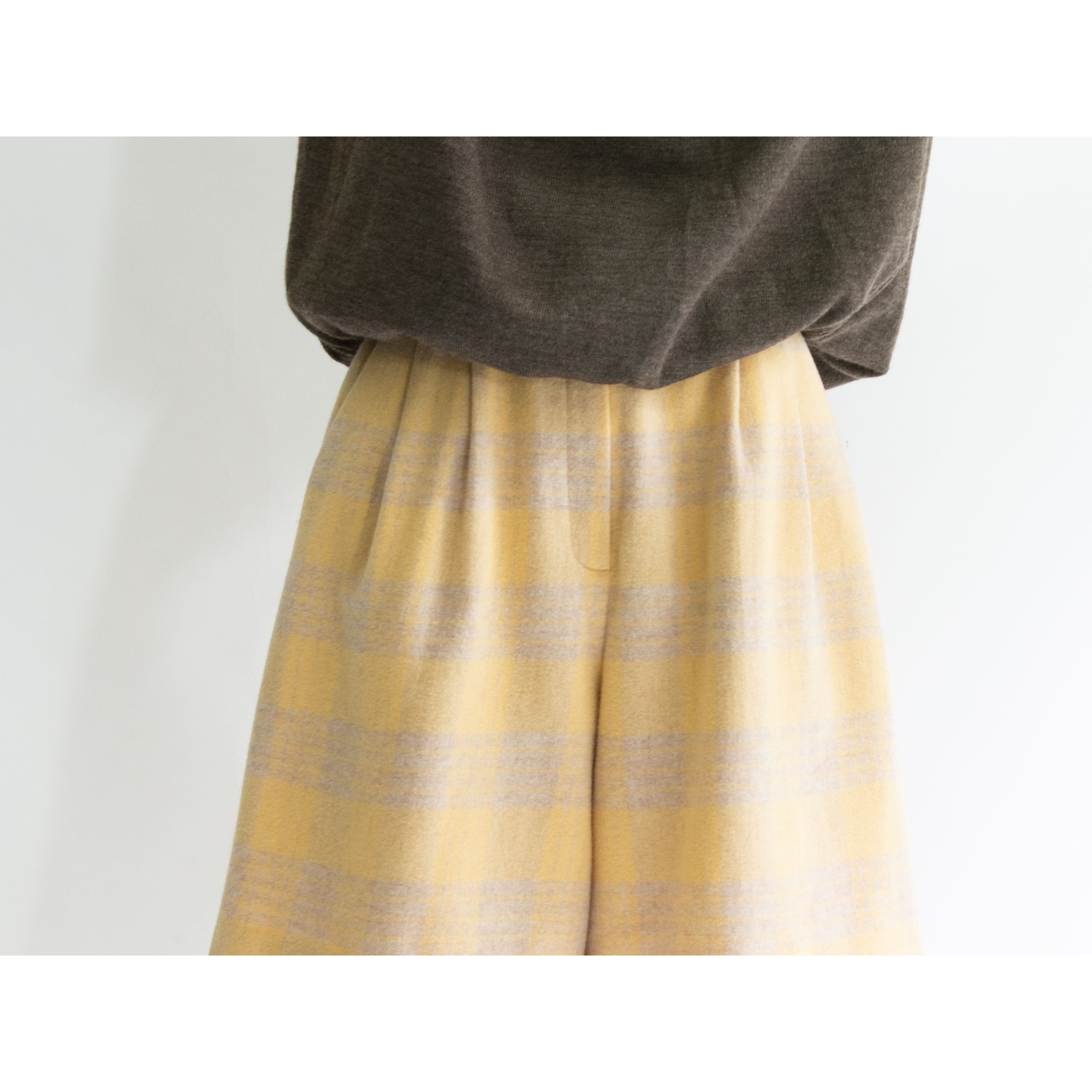 miss chloe】Made in Japan wool-nylon 2tuck check short pants