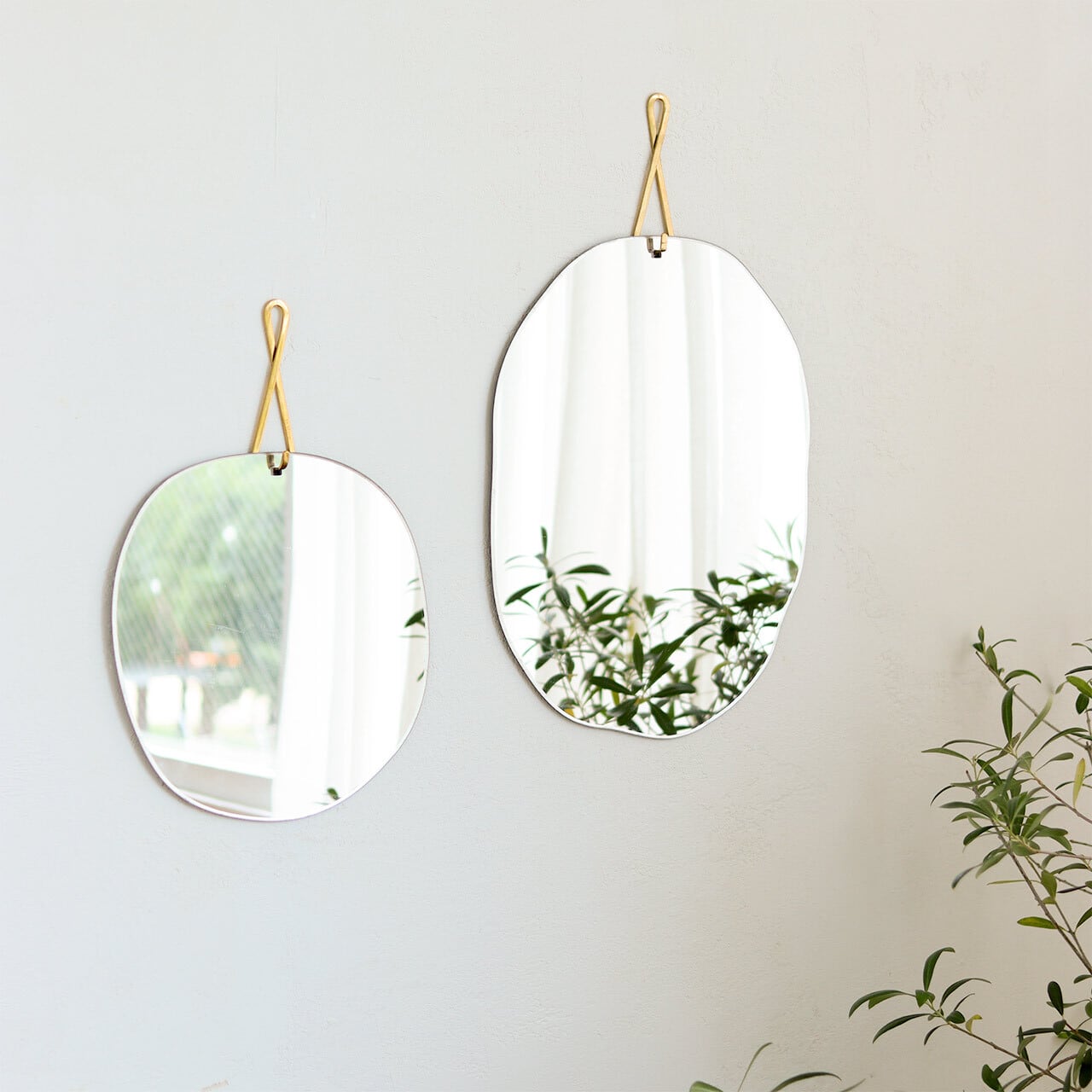 Brass wall mirror (Msize)