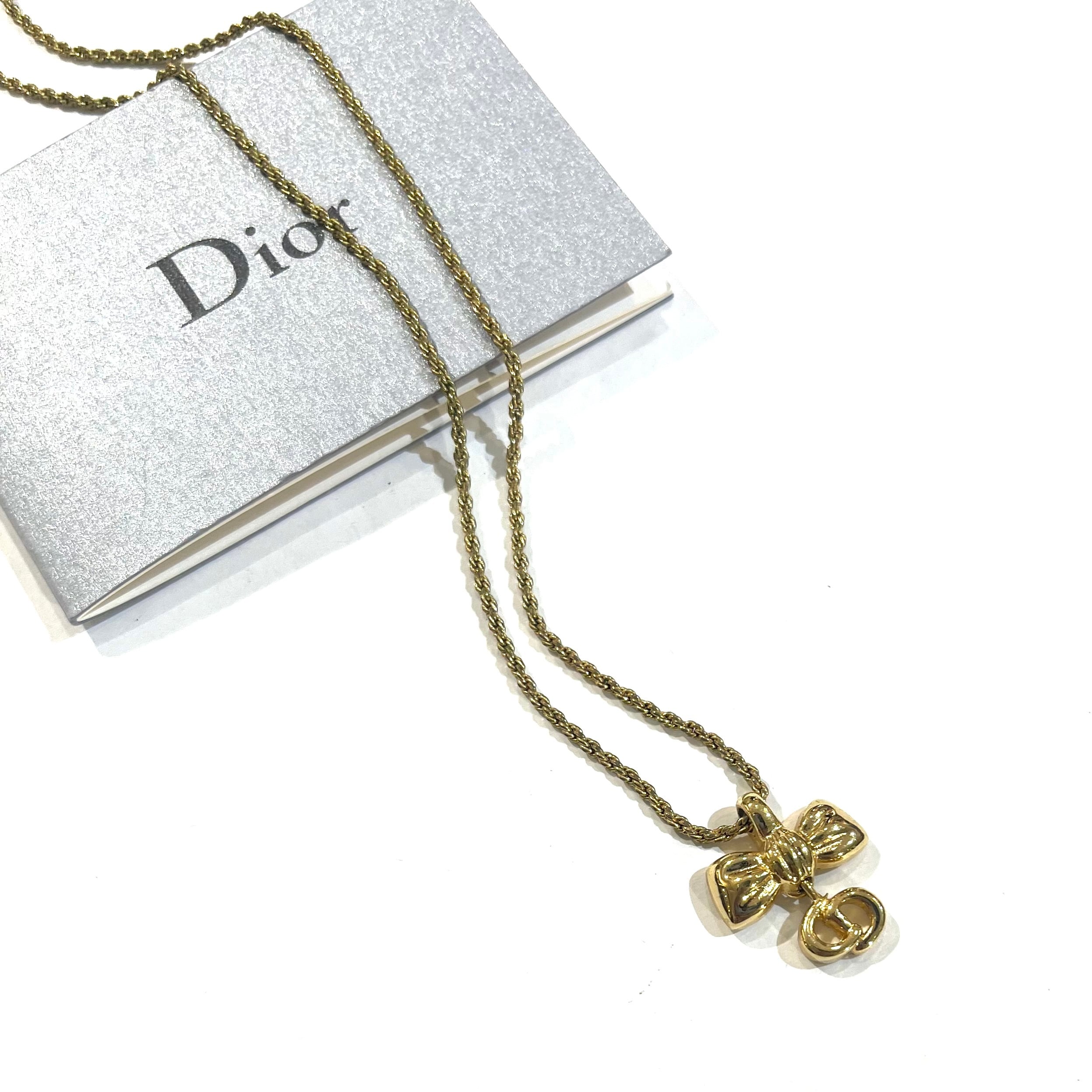 Christian Dior】2237 DIOR ロゴ CDリボン×CDチャームネックレス