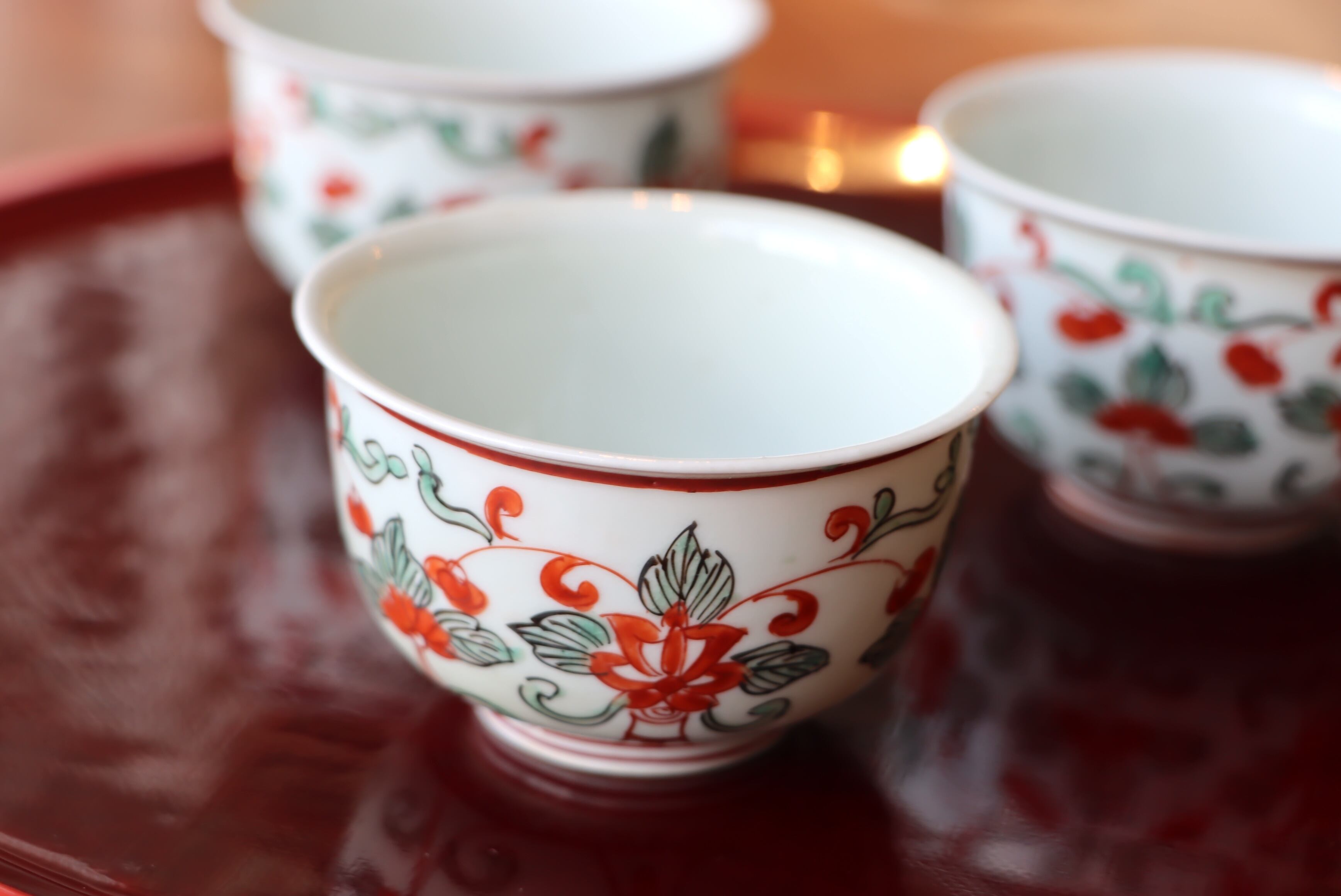 伊万里焼 色絵 花唐草文 湯呑 向付 ラスト1/Imari cup | (有)新原美術