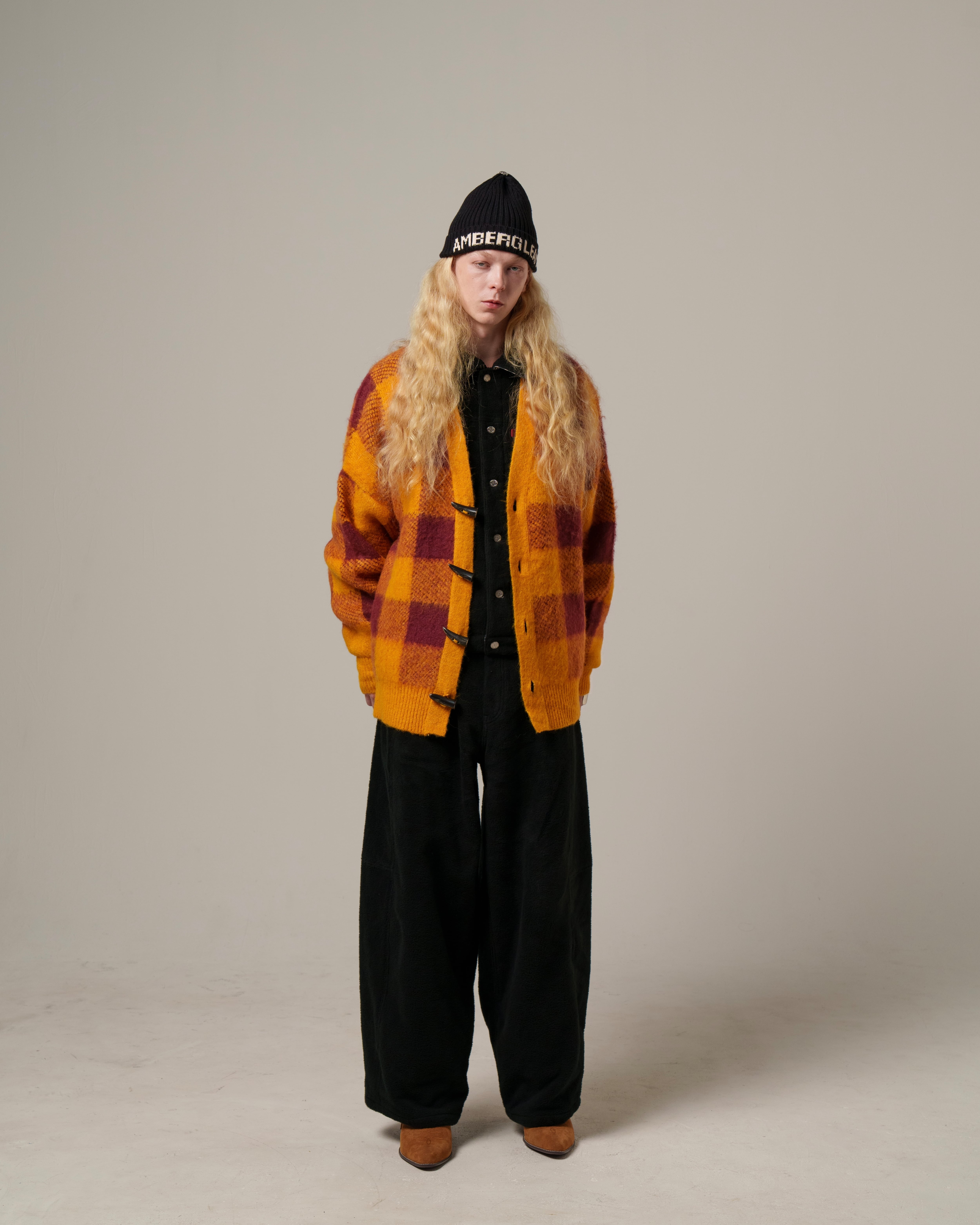 新品未使用AMBERGLEAM モイストニットカーディガンM ハニー c7d2f0a9492fd7881d3c7a2c776106