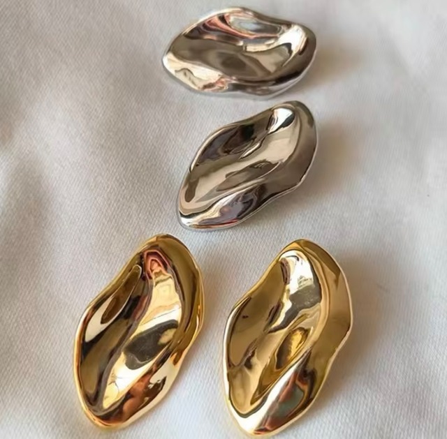 アーモンドフォルムメタルピアス