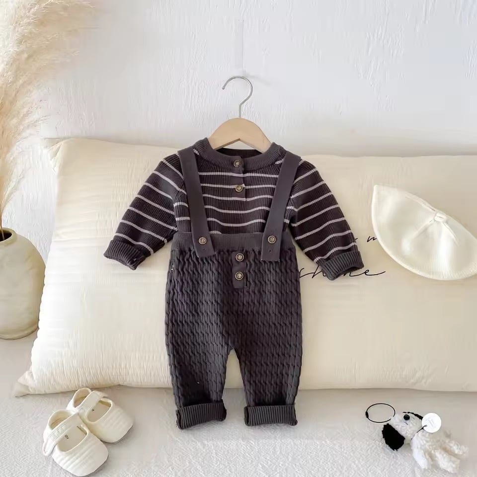 ボーダーニット×サロペットセットアップ