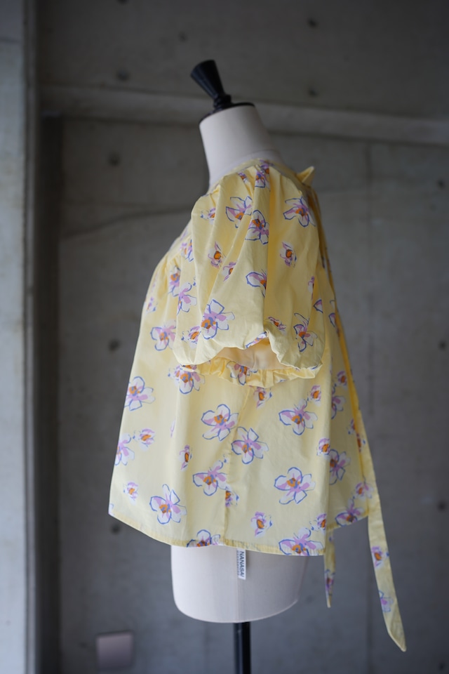 LAKE BREEZE FLORAL TOP