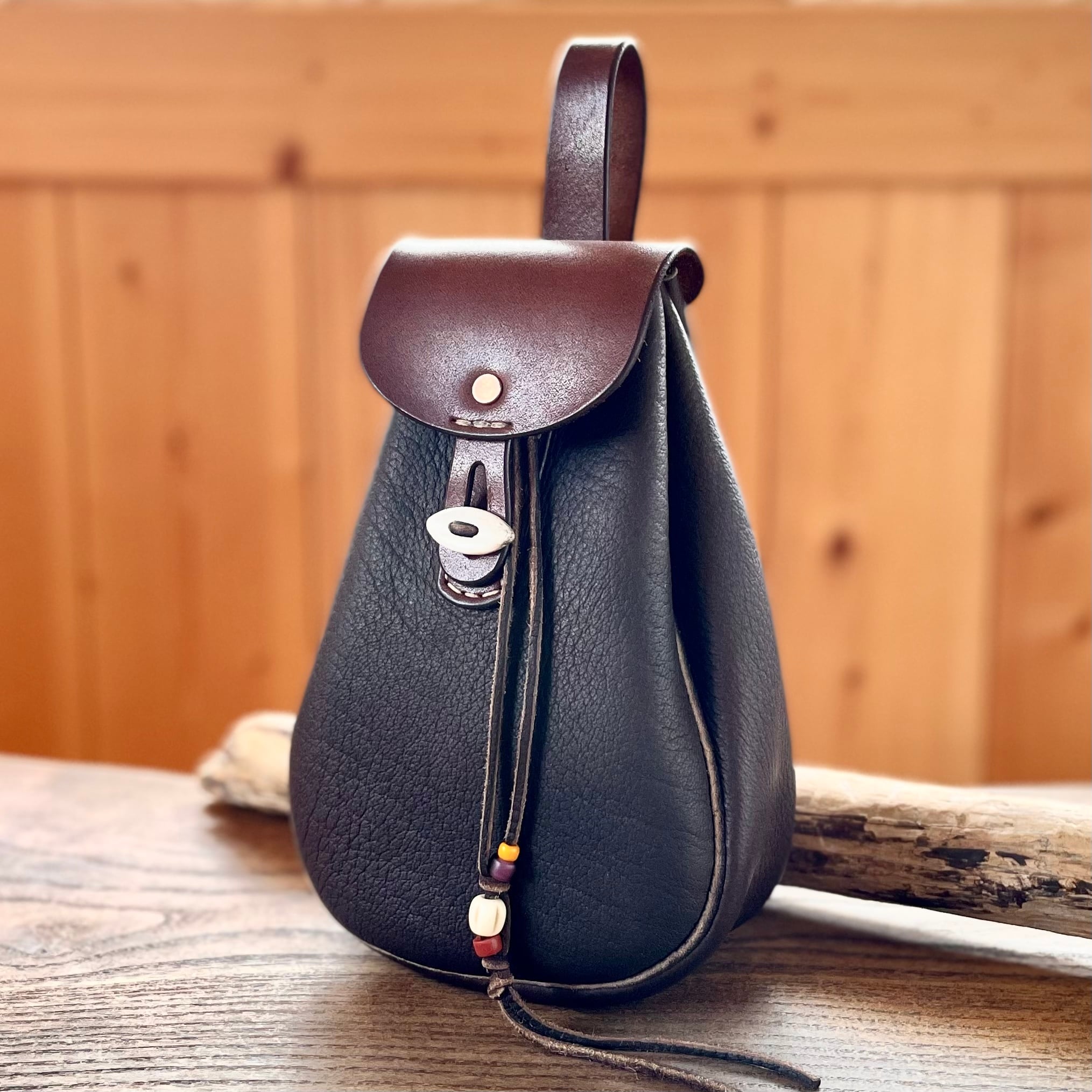 鹿革ベルトポーチ 刻印サービス付［ダークブラウン］Deerskin Belt Pouch［Dirk Brown］／本革 巾着バッグ メディスンバッグ  ネイティブ ヴァイキング 北欧 Leather Native Viking | Viking Market ヴァイキングマーケット powered  ...