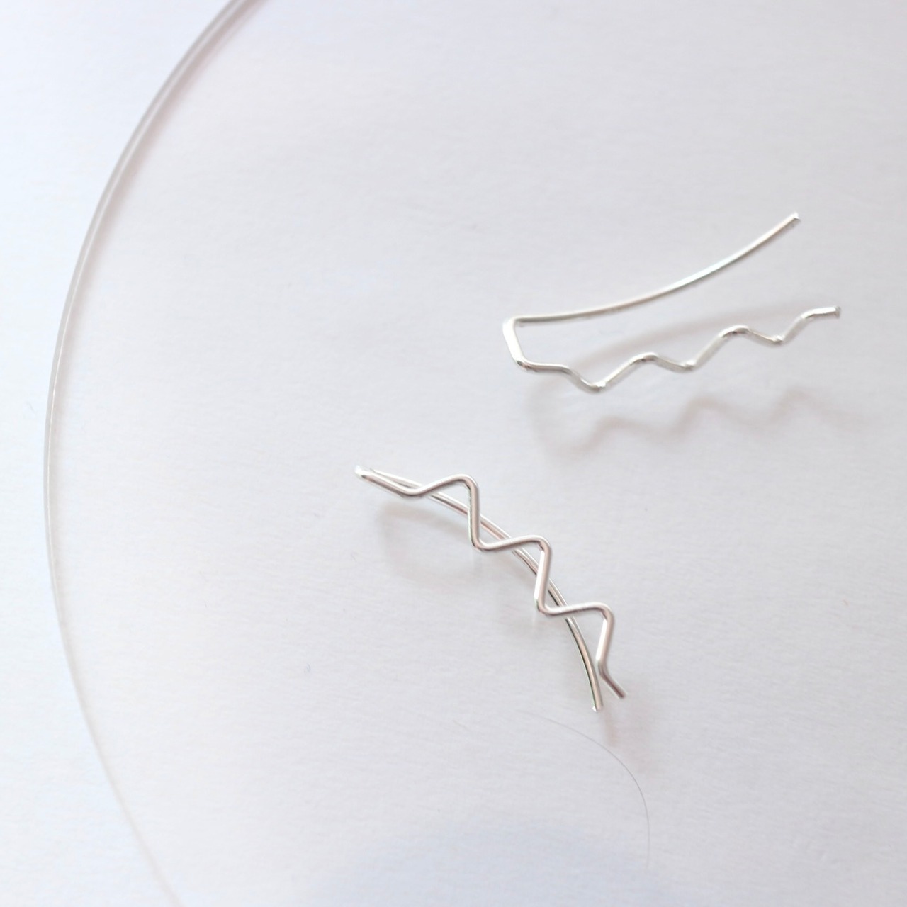 シンプルウェーブイヤーカフ