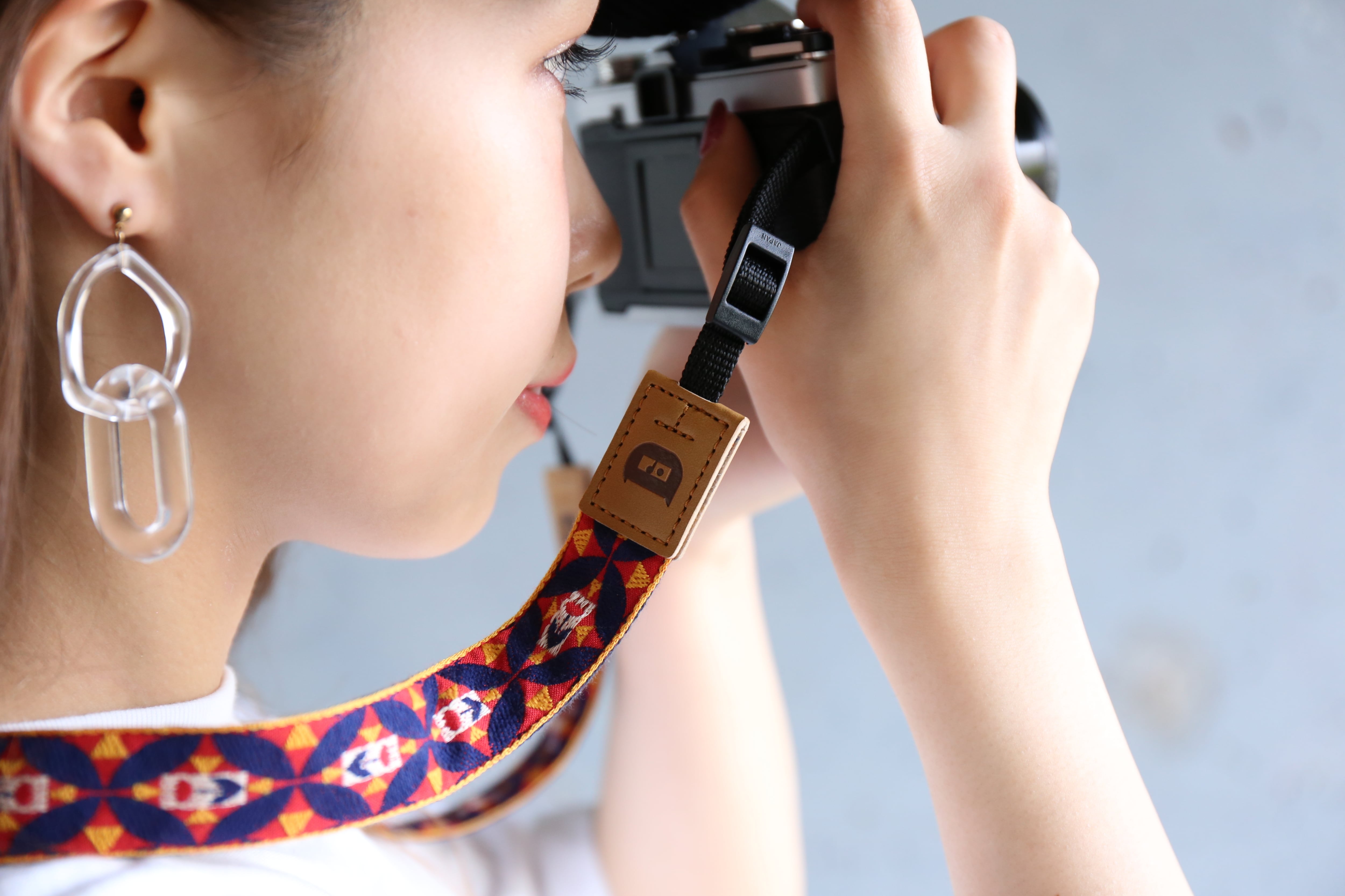 全3色 チューリップ柄 オリボンカメラストラップ | レピヤンリボン