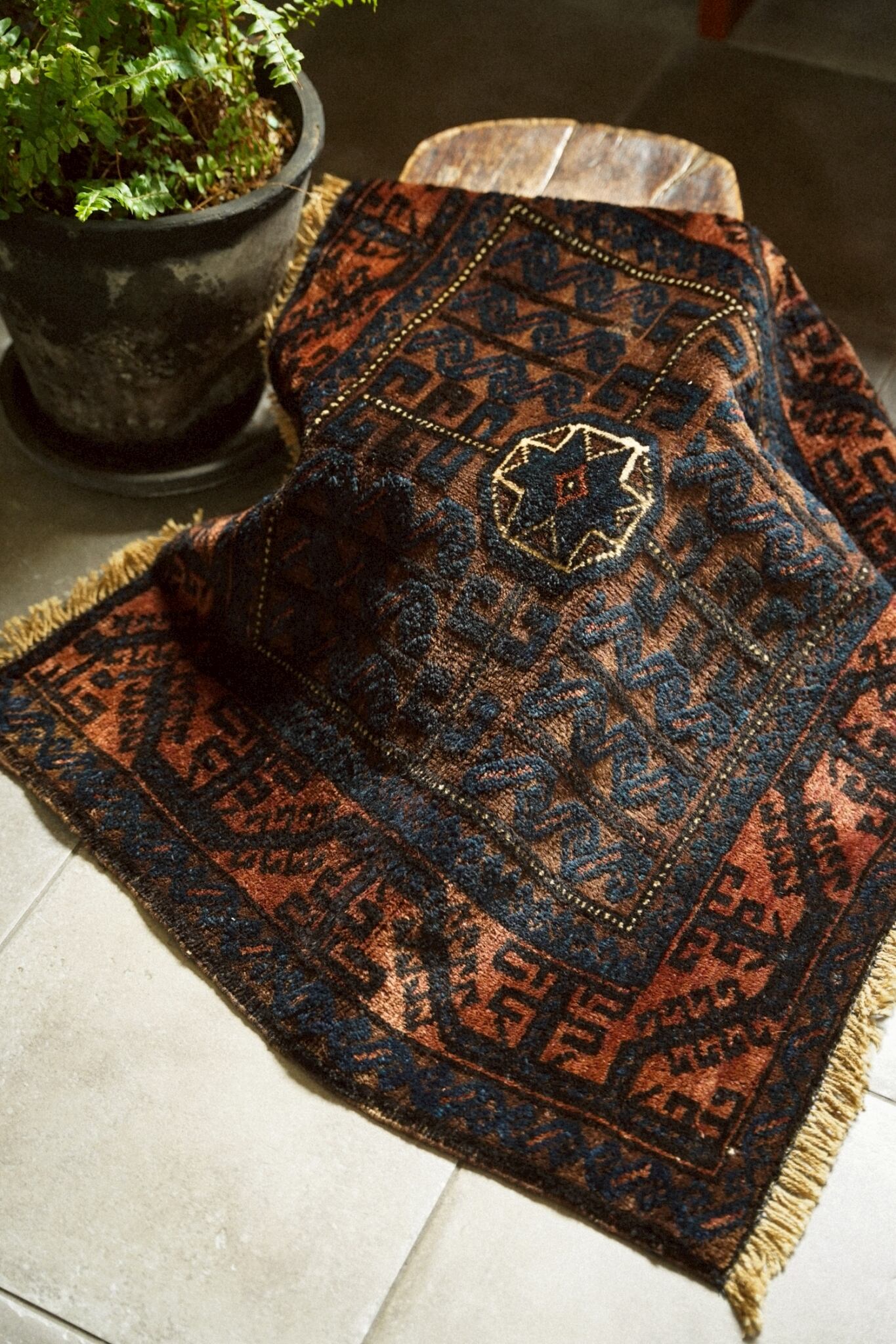 1480-Semi Antique Baluch rug