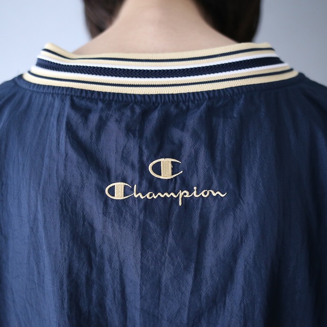 "Champion" bi-color over silhouette  nylon pullover