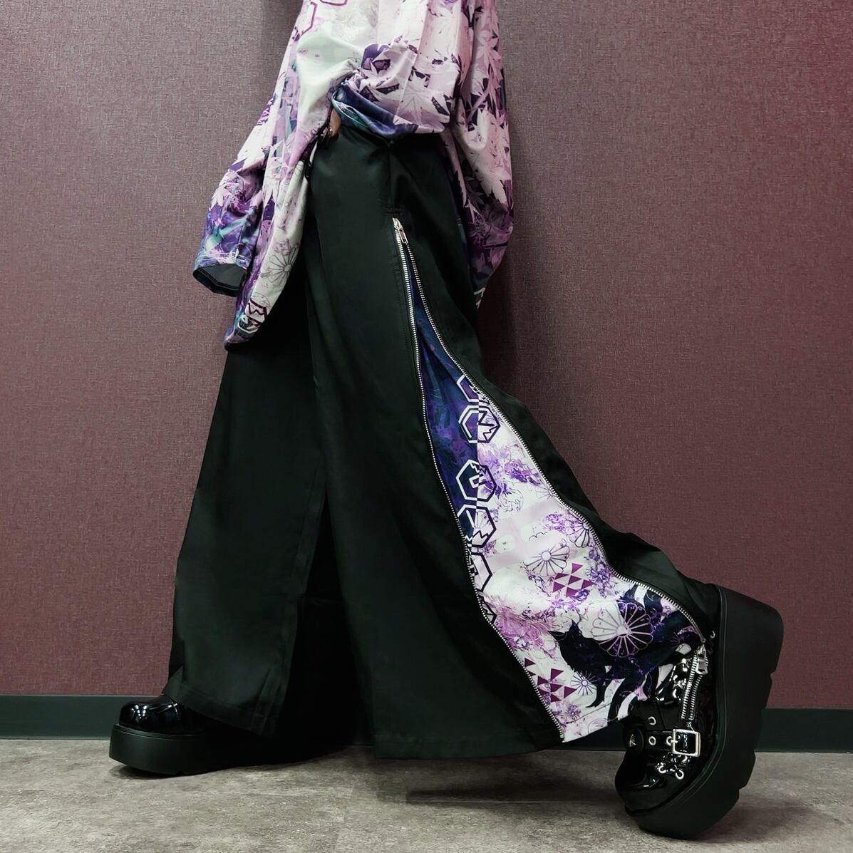 斜めTWO-TONE 2WAY SIDE ZIP WIDE PANTS | NIER CLOTHING