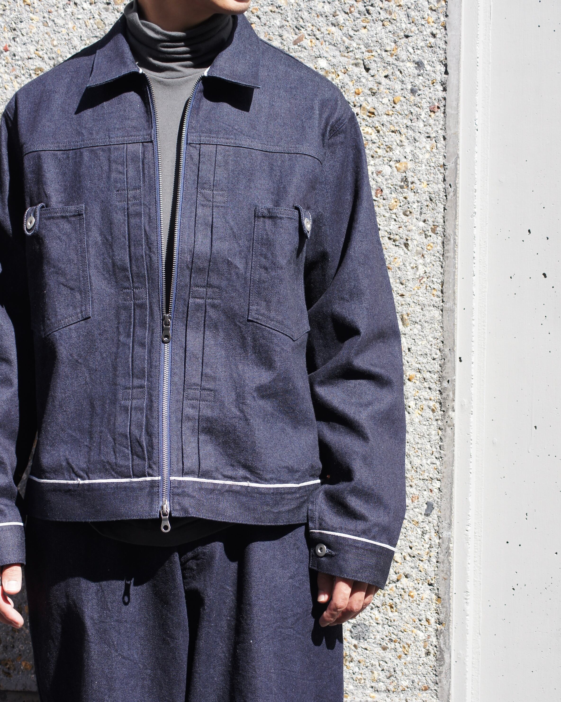wonderland】File jacket | ROGER