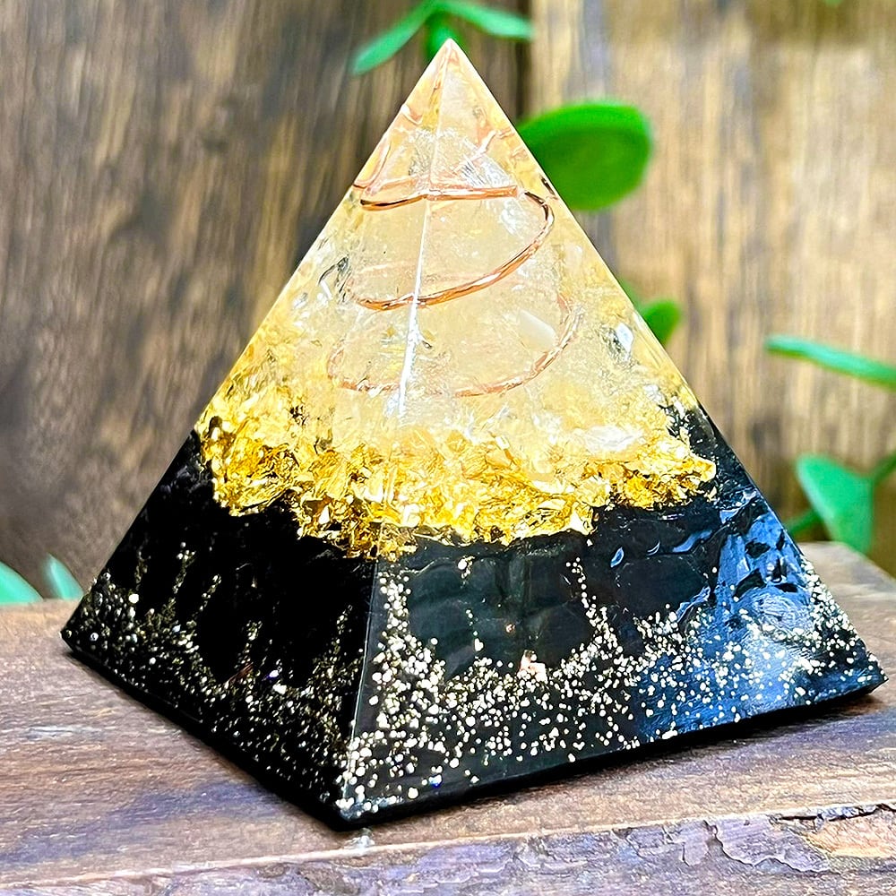 ピラミッド型 オルゴナイト モリオン 黒水晶 金箔入り | オルゴナイト