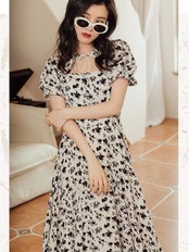 【0065】Modern Vintage Flowers Short Sleeve Dress