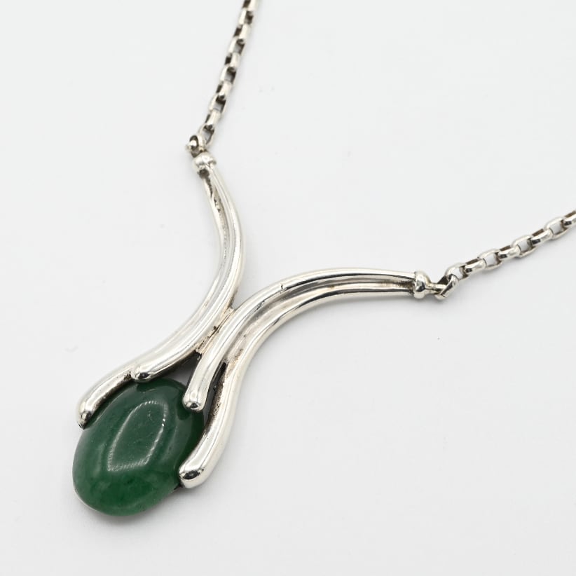 Green Onyx Accent Modern Style Silver Chain Necklace / Denmark