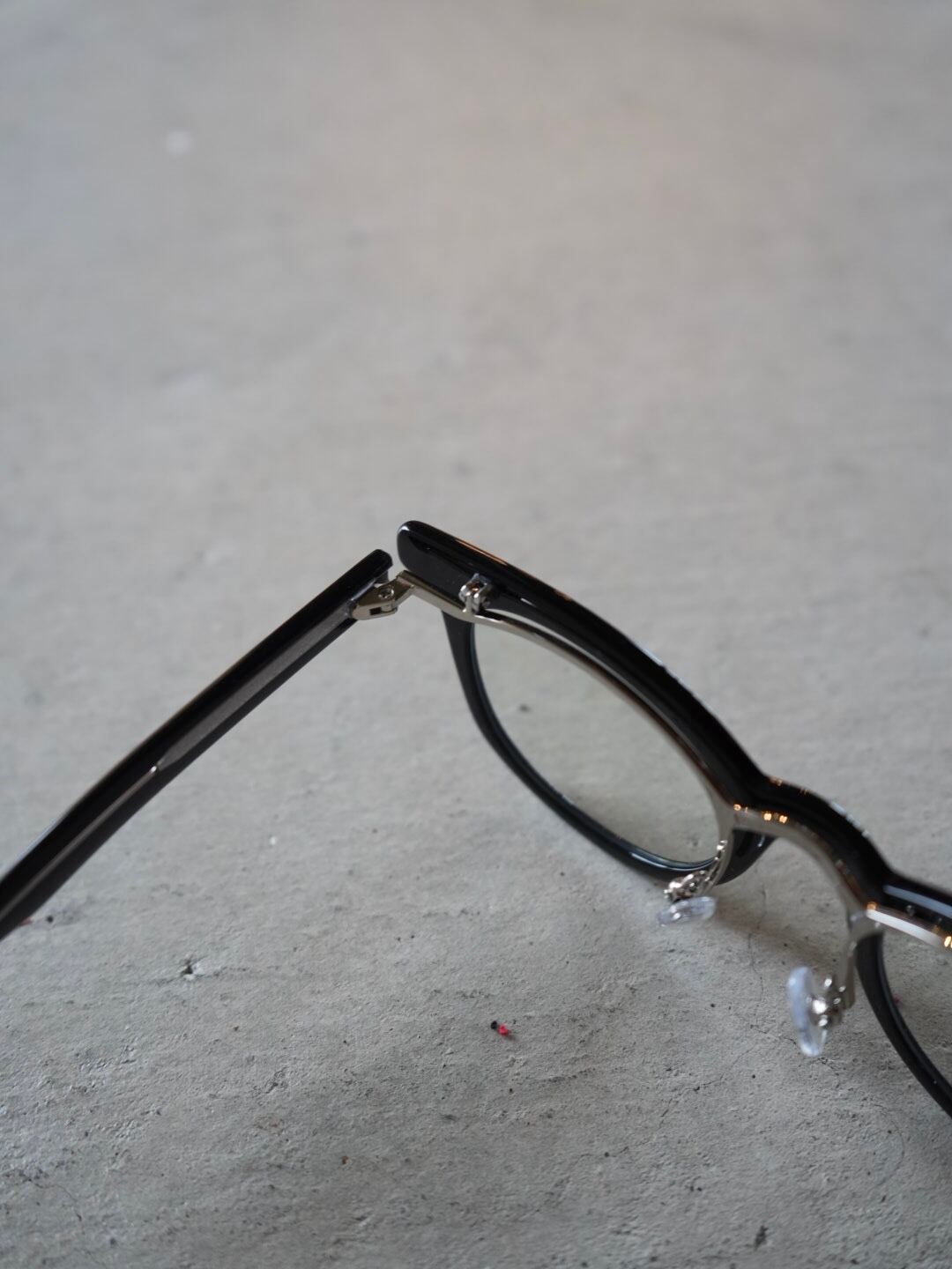 meanswhile ミーンズワイル【 Flip-up Transition Color Glasses