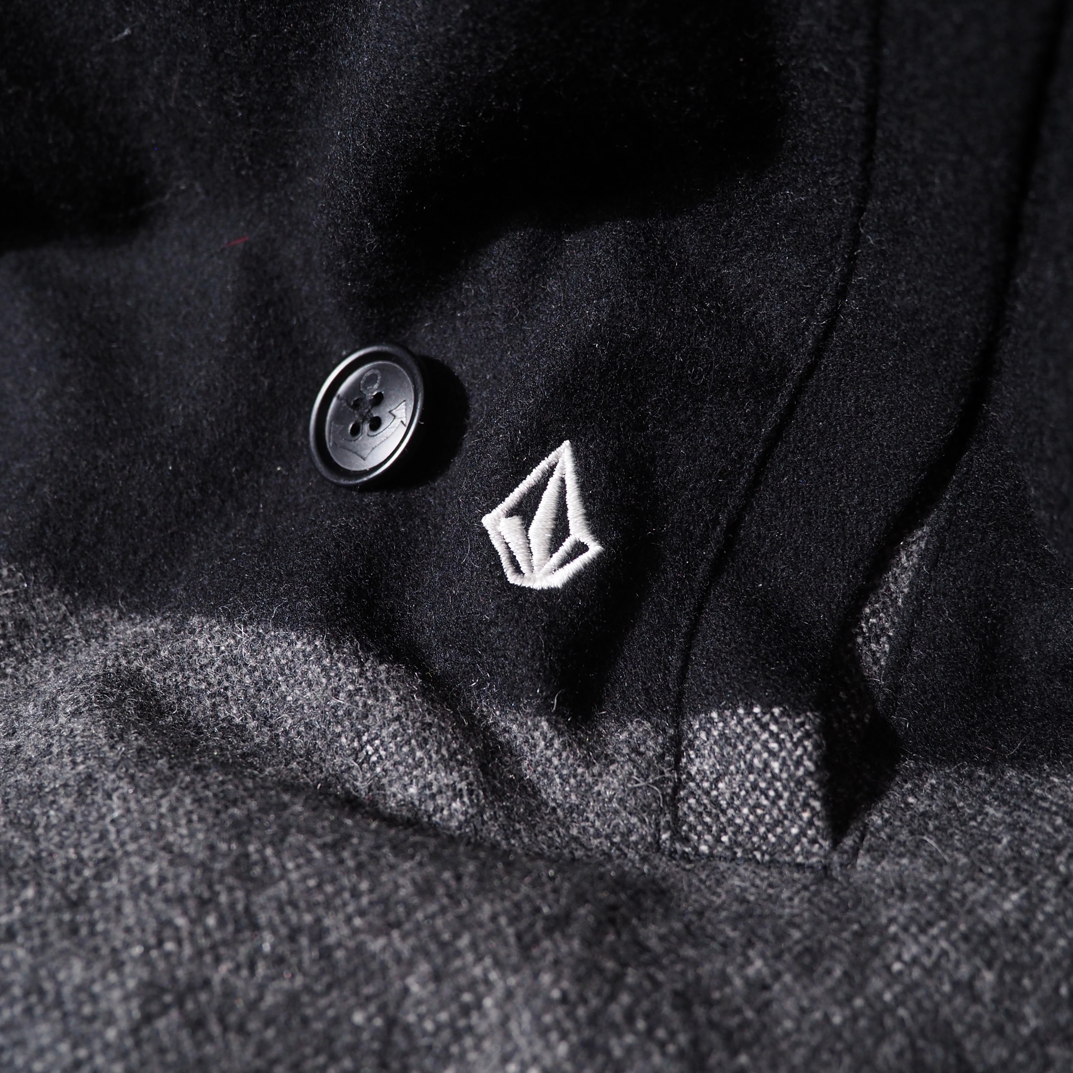 2000s " VOLCOM " Black × Dark grey Fat Border pattern wool Pea coat