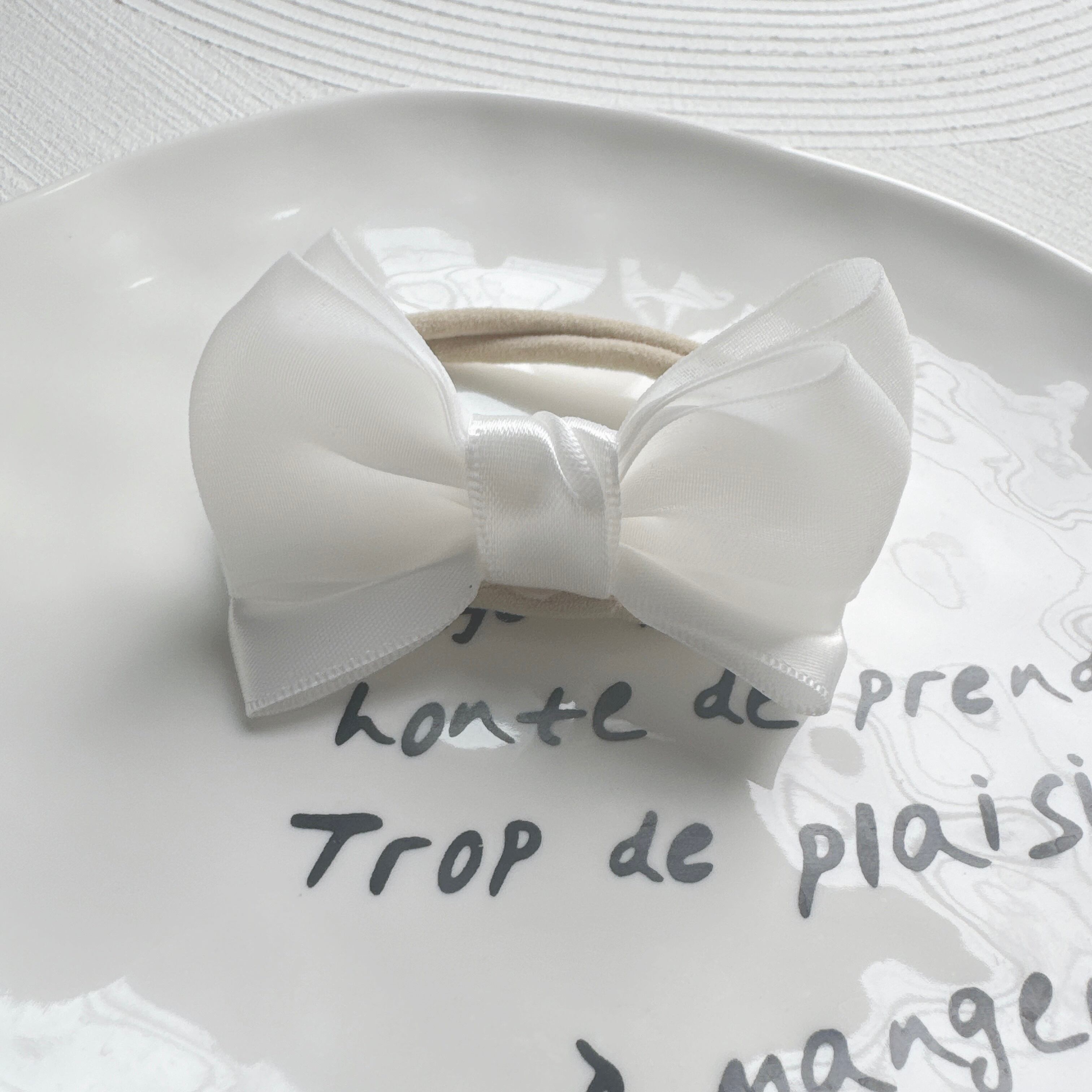 立ってるシフォンリボンのヘアバンド