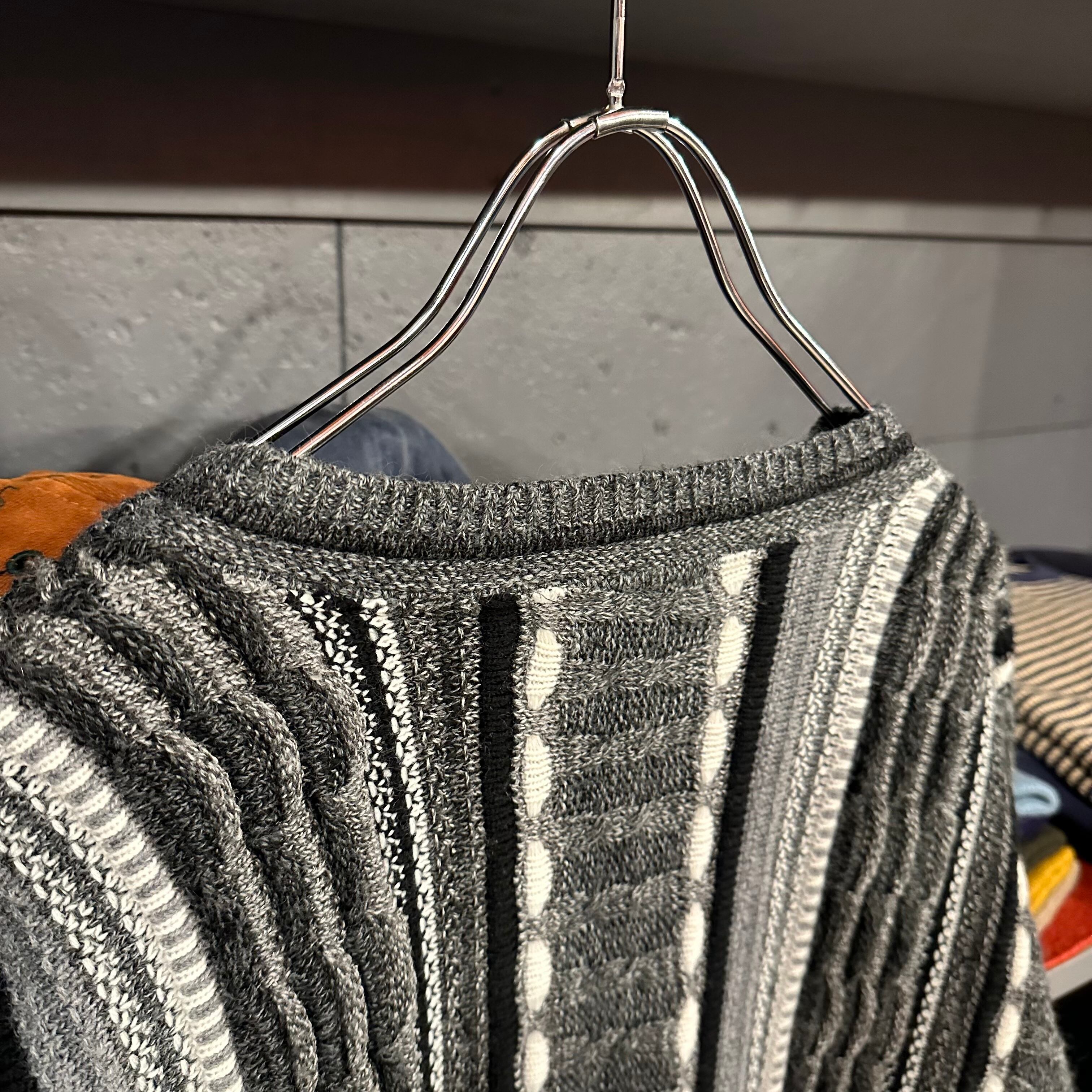 LAVANE NEW YORK 3D Acrylic Knit Sweater | VOSTOK