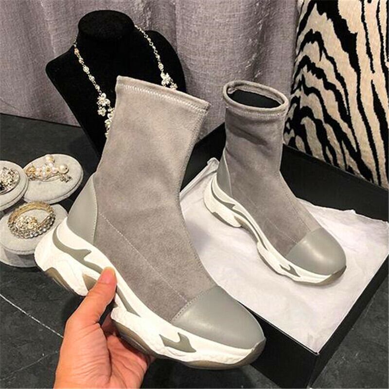 【新作】【送料無料】 チャンキーソールフラットプラムアンクルブーツアウトドアウォーキングシューズウィンターウィメンズスエードレザーブラックグレーブーツ 靴 スウェード 冬物 10b358369224478