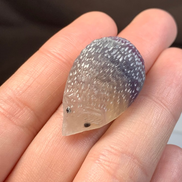 138.可愛いグラデーションフローライト ハリネズミさん