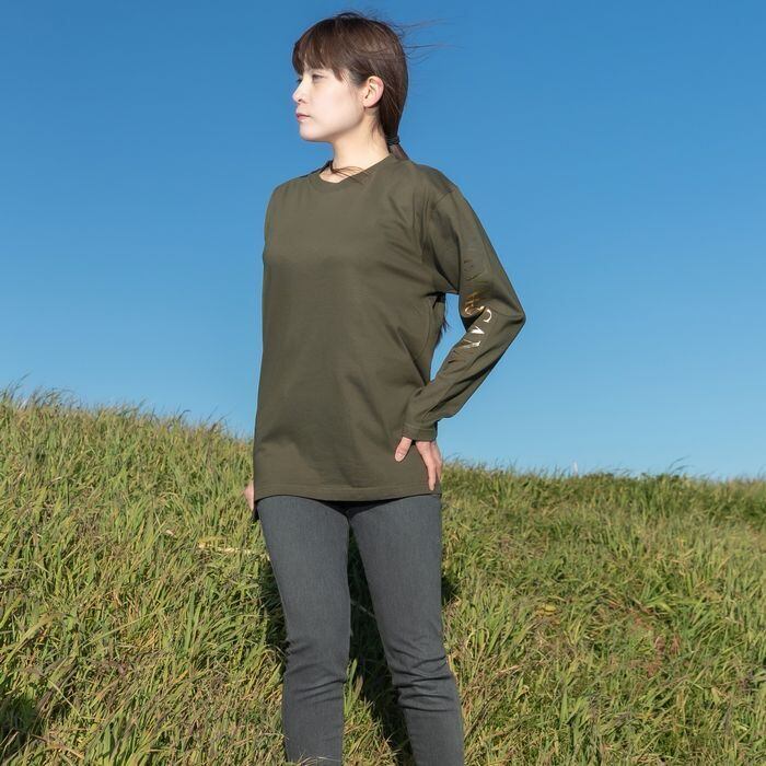 VEVARASANA ®︎ Tシャツ ロング 長袖 輝く メタルプリント カーキ T