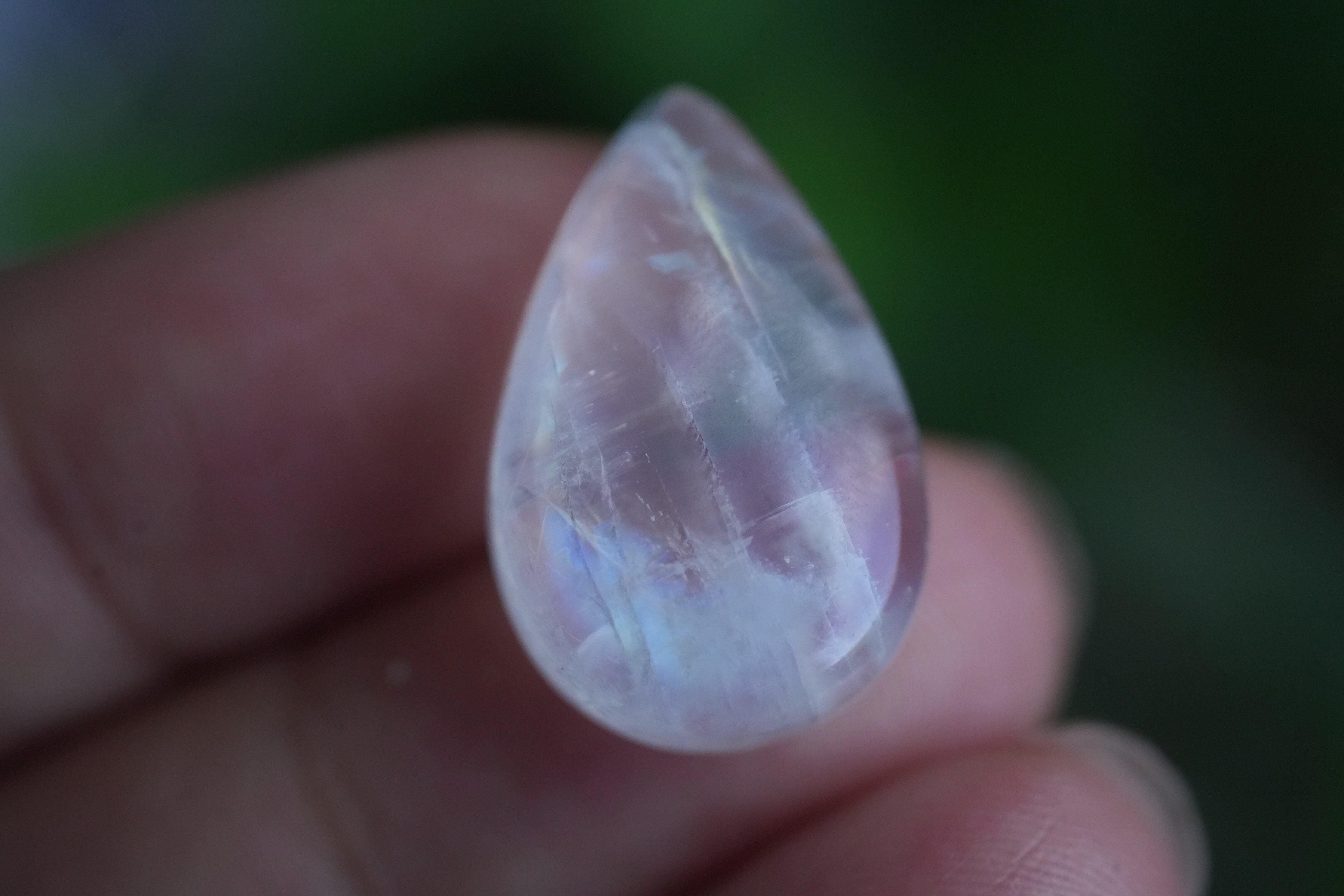 ☆高品質☆レインボームーンストーンs1285 | Funky garuda Stone